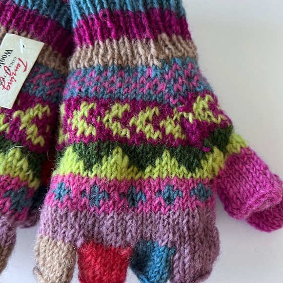 World Market Mittens & Gloves, Convertible from One to the Other, Great Colors - Picture 2 of 5